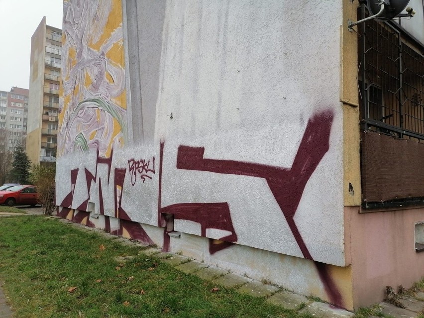 Zdewastowany mural na łódzkim Zarzewie. Władze spółdzielni zawiadomiły policję