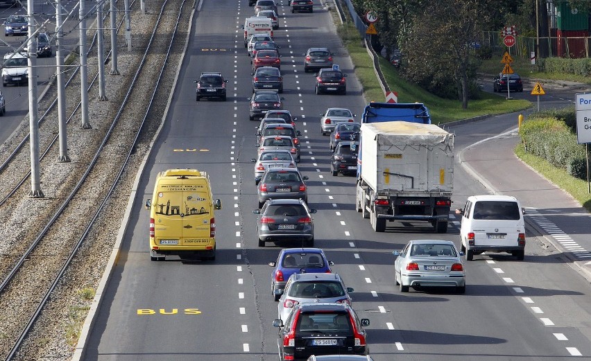 Szczecin: Buspas na Gdańskiej dobrze oznaczony? "Ludzie się gubią, dochodzi do stłuczek"