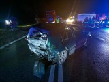 Wypadek dwóch aut w Kobierzycach pod Wrocławiem, droga zablokowana. Sprawca "wydmuchał" 1,5 promila (ZDJĘCIA)