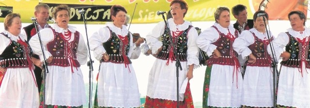 Zespół folklorystyczny Rosiejowianki z Rosiejowa wystąpi na Festiwalu Młodych 2016 w Skalbmierzu. Wtorkowa impreza na stadionie zapowiada się bardzo atrakcyjnie.