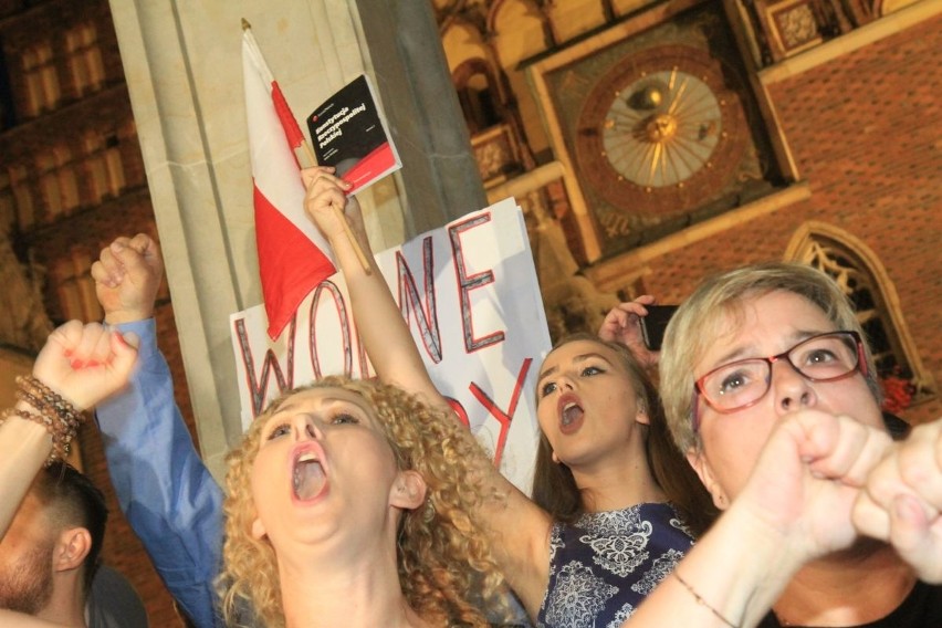 10 tysięcy osób protestowało we Wrocławiu w obronie sądów