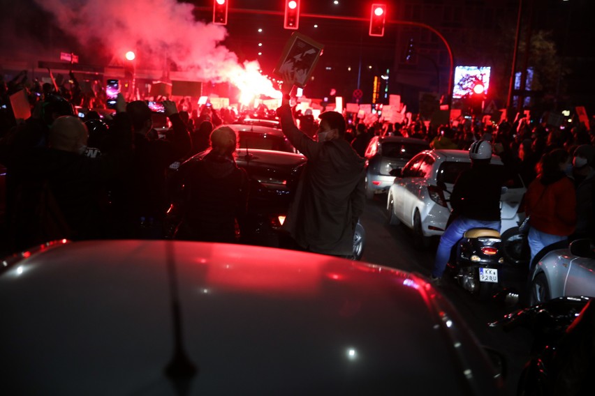 Kraków. "To jest wojna!". Techno protest pod Muzeum Narodowym