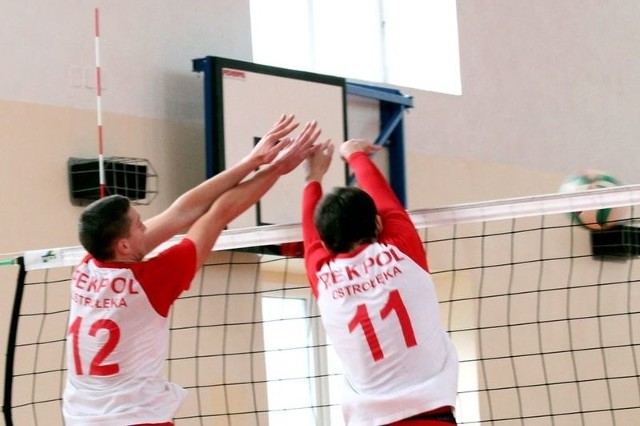 Młodzi siatkarze Pekpolu nowy sezon rozpoczęli od porażki.