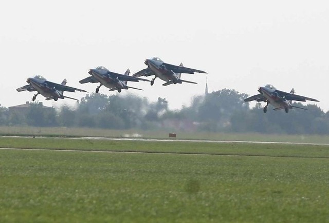 Po raz czwarty w międzynarodowych pokazach Air Show w Radomiu wystąpi francuska grupa akrobacyjna "Patrouille de France&#8221;. To najczęściej goszczący w naszych pokazach zespół zagraniczny.