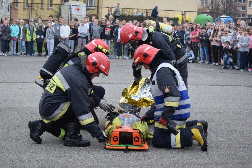 Sprawna ewakuacja koneckiej "dwójki". Cała szkoła brała udział w ćwiczeniach (WIDEO)