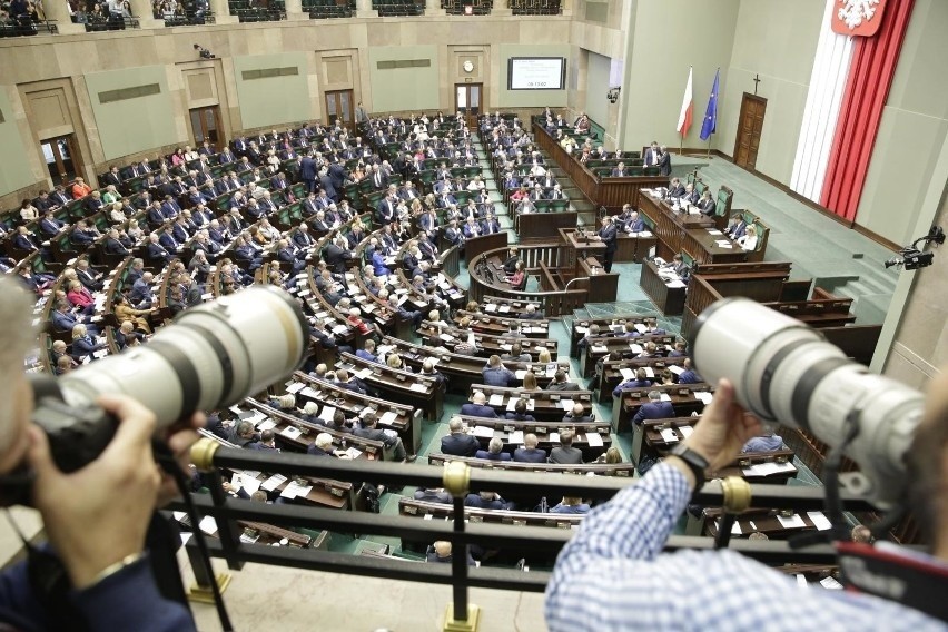 Posłowie przedstawili rozliczenia wydatków na biura...