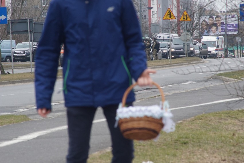 Akcja antyterrorystów w Poznaniu zakończona. Wozy policyjne...