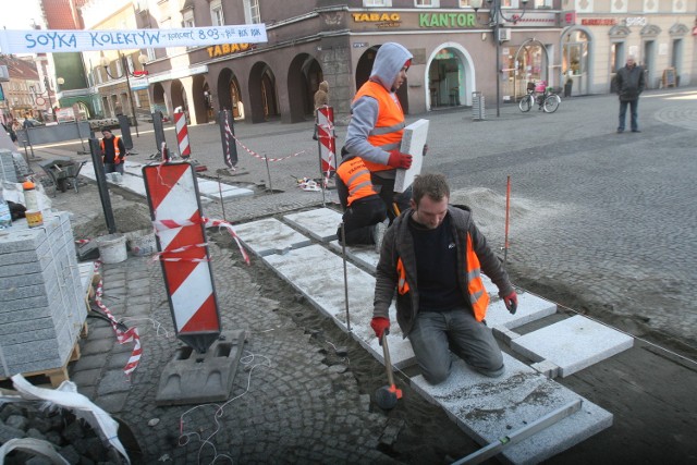 Racibórz: Na rynku mniej bruku, panie mogą kupować szpilki