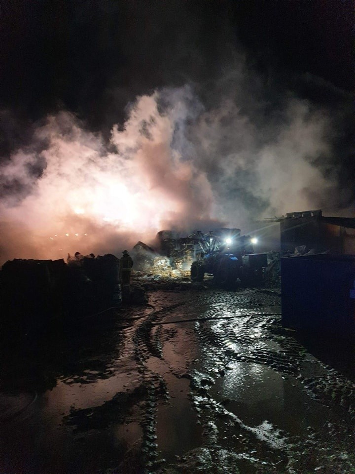 Pożar hali produkcyjno-magazynowej w Czerskich Rumunkach