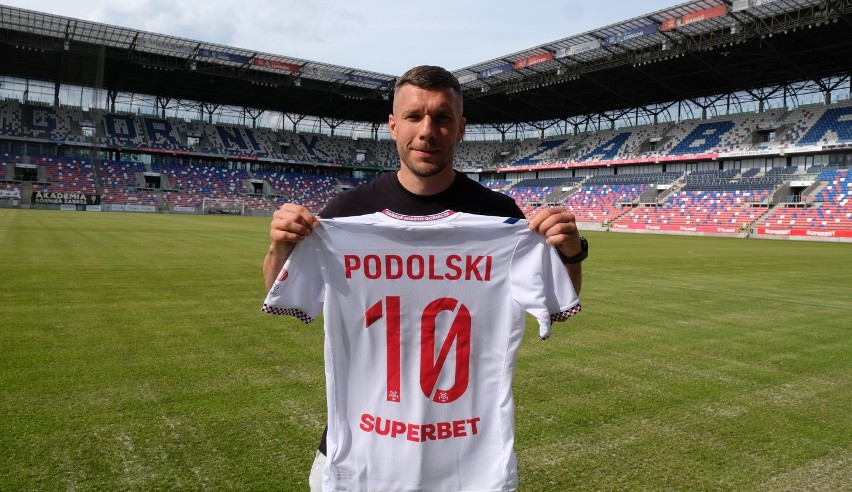 Wskazanie Lukasa Podolskiego w tym zestawieniu to sprawa...