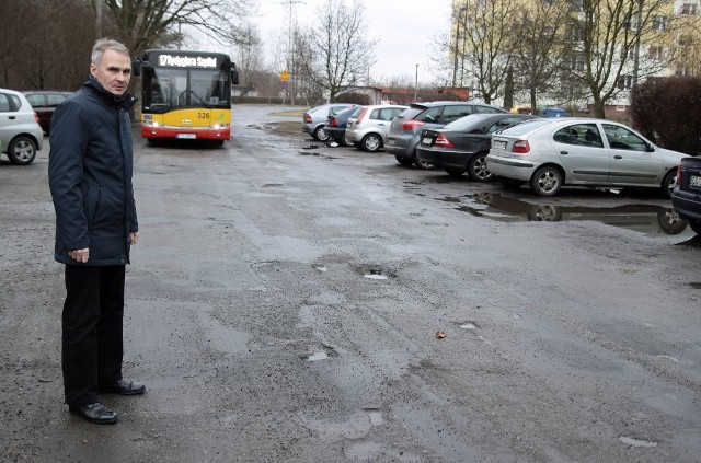 Jedną z największych inwestycji będzie przebudowa ulicy Sobieskiego. - Jest ona w kiepskim stanie - mówi Andrzej Burkiewicz, kierownik os. Rządz