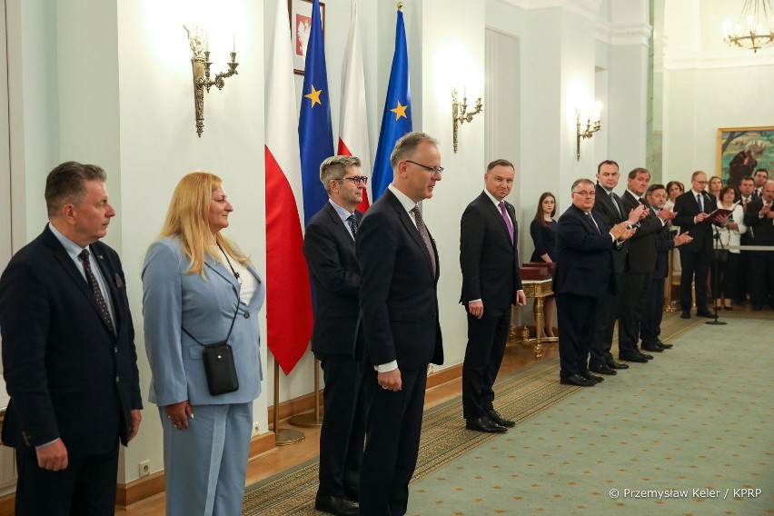 Nominacja profesorska od prezydenta Andrzeja Dudy dla Wojciecha Piasty z Politechniki Świętokrzyskiej w Kielcach. Zobacz zdjęcia