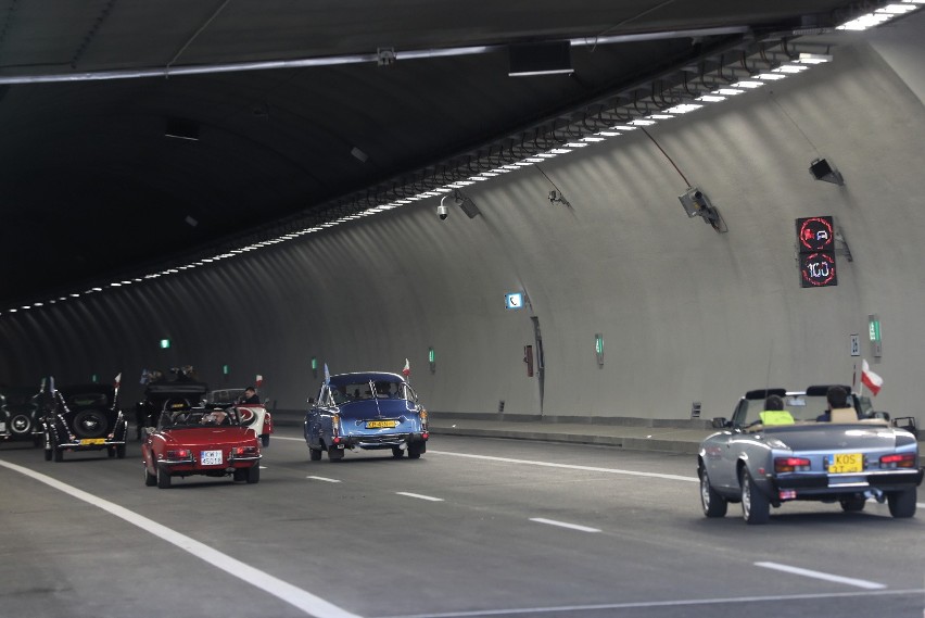 Tunel na zakopiance wreszcie otwarty dla kierowców! Historyczna chwila na budowie S7. Odcinek Skomielna-Biała - Naprawa już przejezdna