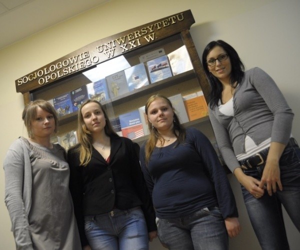 Magdalena Mańkiewicz (pierwsza z lewej), Kamila Romanowska, Amanda Kiryczuk i Żaneta Pietrzak tworzą już zgrany zespół badawczy.
