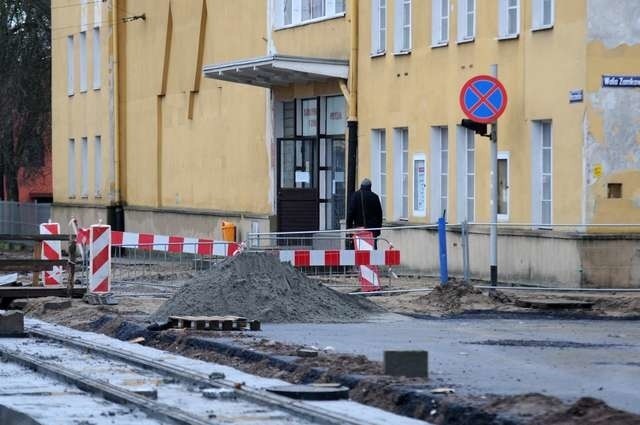 Chodniki przy ul. Warszawskiej będą węższe od obecnych. Ich planowana szerokość 1,3 m