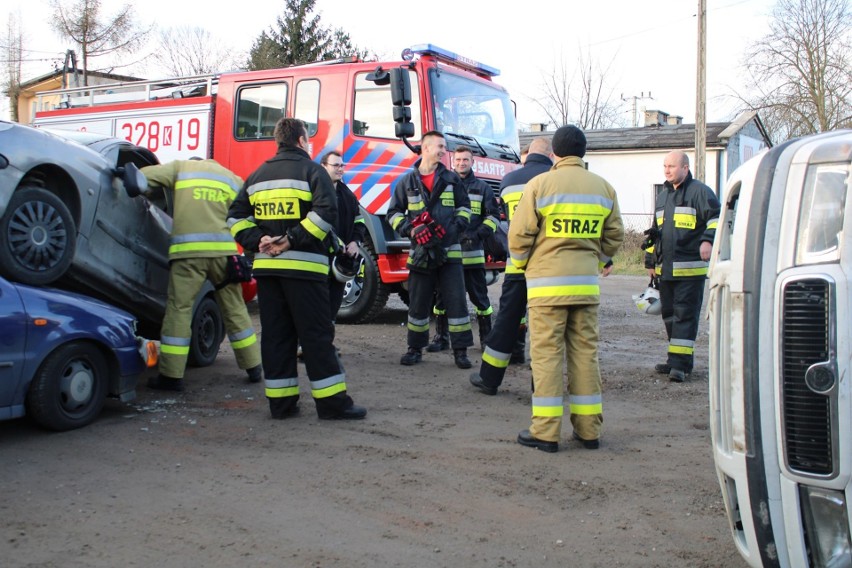 Strażacy ratują rannych w wypadku. Pięć jednostek z gminy Liszki na wspólnych ćwiczeniach [ZDJĘCIA]