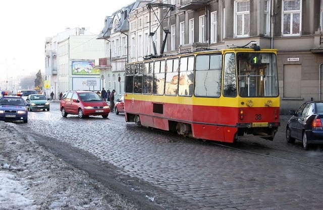 Kolizja tramwaju z autem osobowym była powodem przestoju w kursowaniu szynowców po godz. 13
