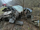 Wypadek na DK91 w Bobrach. Nie żyje jedna osoba, druga trafiła do szpitala w poważnym stanie