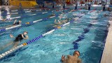 Uczniowie SSP nr 3 w Białymstoku uczą się ratować życie i zdrowie w wodzie 