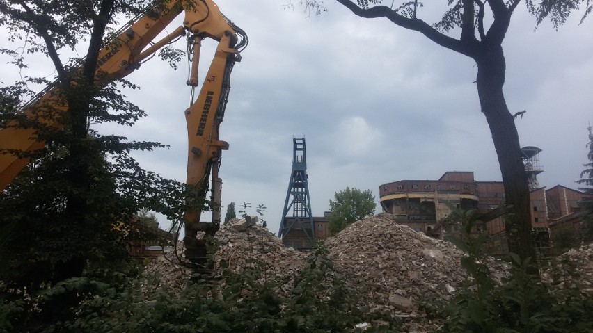 Mysłowice: wyburzono basen przy dawnej kopalni Mysłowice ZDJĘCIA