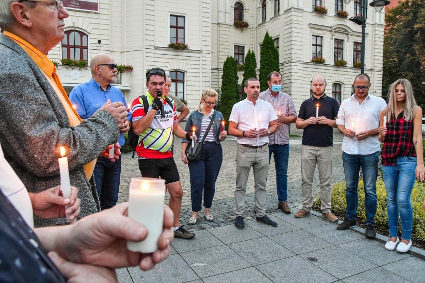 Protest odbył się przed bydgoskim ratuszem.