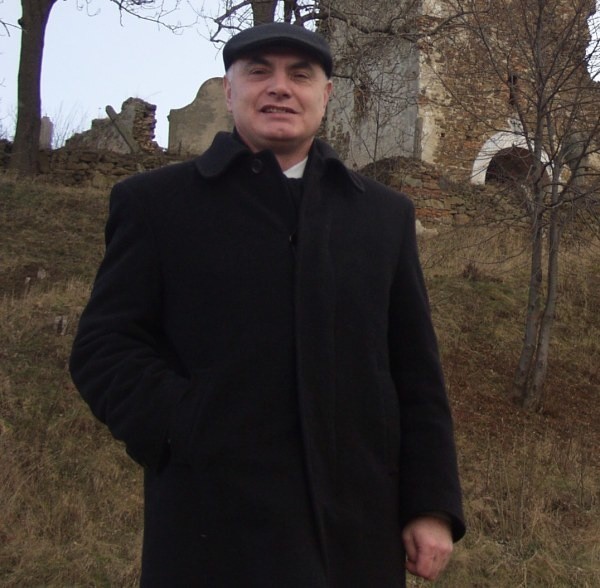 - Chcemy, by biskup spoczął obok swoich najbliższych - mówi wójt Józef Małek.