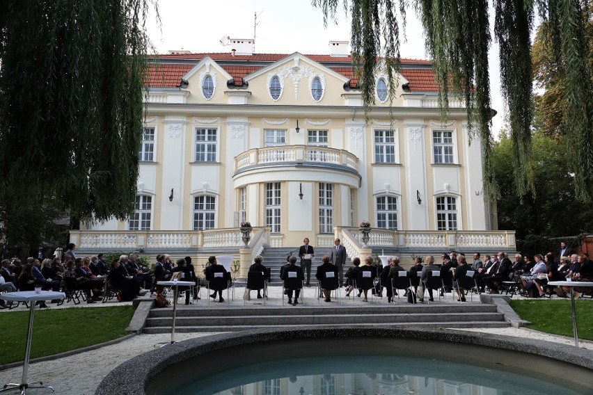 Andrzej Tombiński, były honorowy konsul generalny Republiki Austrii, kawalerem Wielkiej Odznaki za Zasługi dla Republiki Austrii