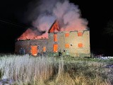 Dolny Śląsk: Nocny pożar budynku gospodarczego. Strażacy walczyli z ogniem przez kilka godzin