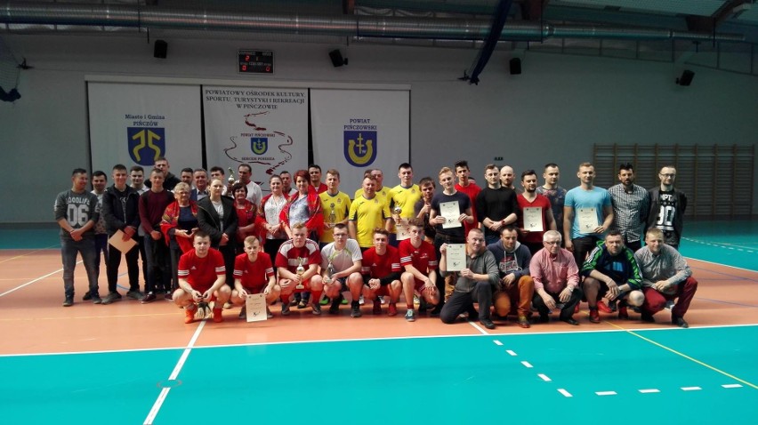 Strażacy z gminy Pińczów zagrali w turnieju charytatywnym dla Pana Damiana [ZDJĘCIA]