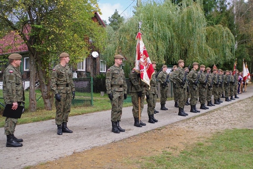 W Połągwi w gminie Brody odsłonięto pomnik ku pamięci majora Henryka Dobrzańskiego "Hubala"