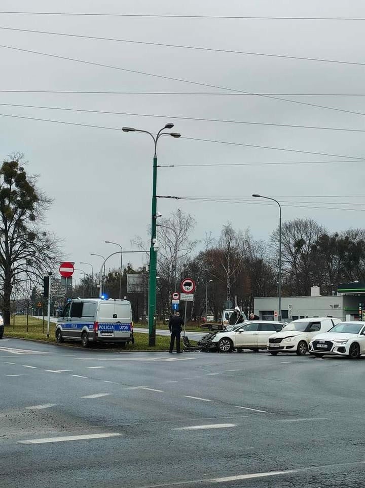 Policja wciąż jest na miejscu.