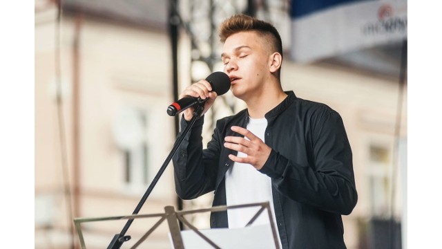 Łukasz Mortka zaśpiewa 16 lipca w Przytyku.