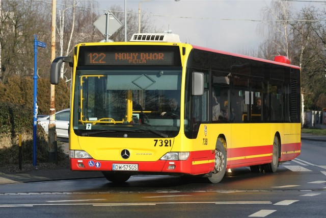 M.in. autobus linii 122 skierowano objazdem
