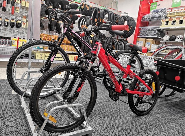Drożejące paliwa zwiększyły zainteresowanie kupnem rowerów. Najchętniej kupujemy rowery miejskie.