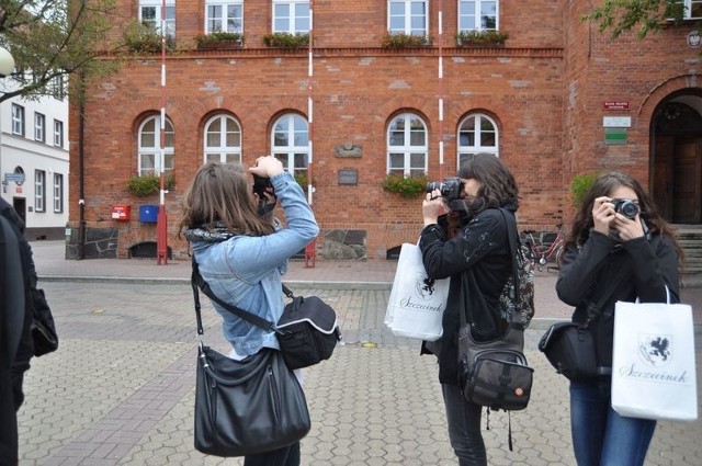 Każdy krok ulicami Szczecinka goście z Politechniki Poznańskiej starali się uwiecznić na zdjęciach, które potem posłużą im do dalszej pracy projektowej. 