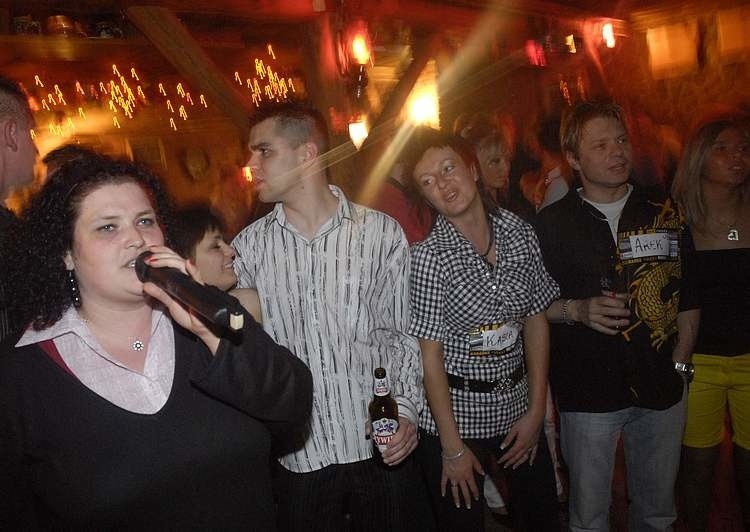 Zdjecia z imprezy karaoke w slupskim pubie Aga. (Fot....