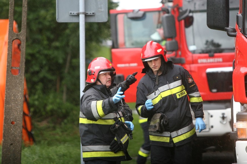 Katastrofa w Jastrzębiu: Wypadek autobusu i auto w jeziorze