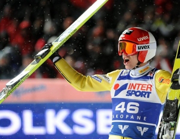 Kamil Stoch wygrywa w piątek Puchar Świata...