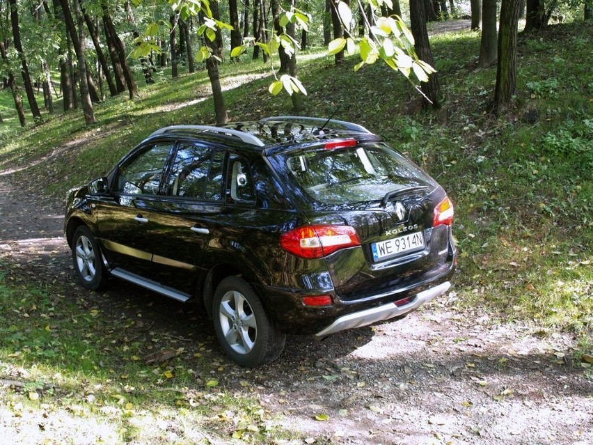 Renault Koleos, który do salonów w Europie trafił w 2008...