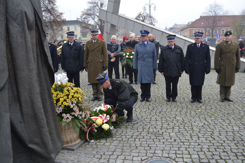 Święto Niepodległości w Częstochowie. Msza święta w Archikatedrze i marsz aleją NMP [ZDJĘCIA]