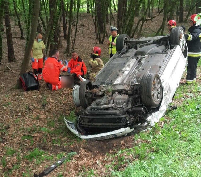 Poważny wypadek w powiecie białogardzkim. Dachowało auto