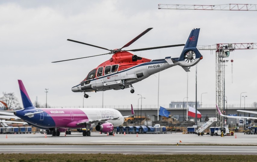 Uziemione samoloty na gdańskim lotnisku. Zakaz lotów na terytorium Polski przedłużony do 11 kwietnia [zdjęcia]