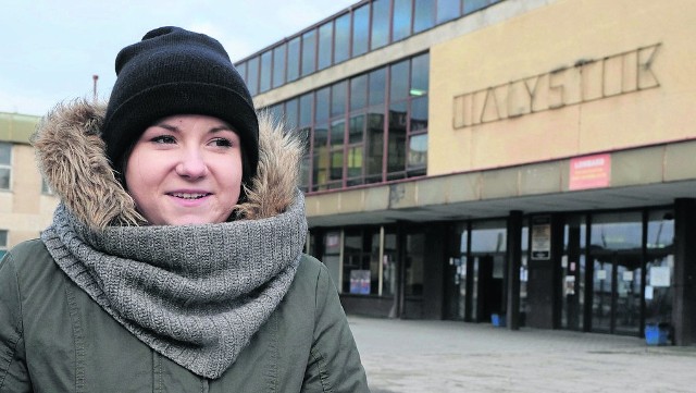 Kinga Malinowska z Przasnysza bez problemu znalazła peron, ale martwiła się, że w tymczasowym dworcu będzie zimno