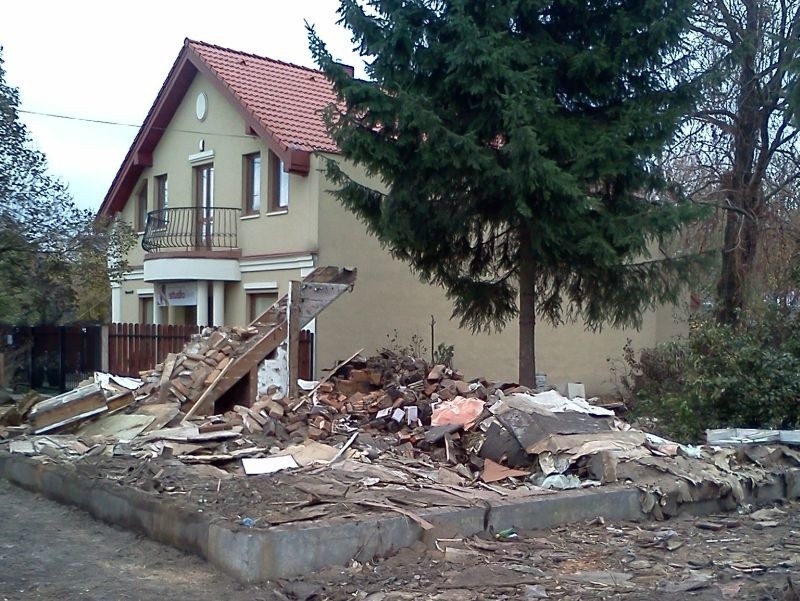 Dom zburzony na Bojarach.