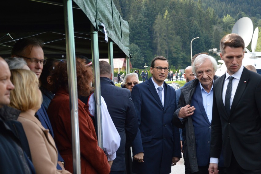 Mateusz Morawiecki podczas wizyty w Szczawie