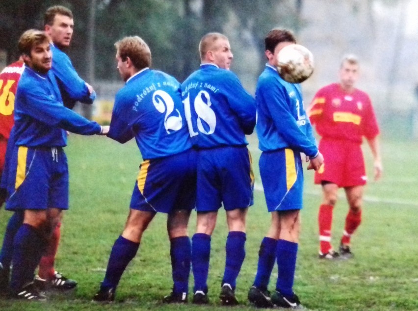 LKS Niedźwiedź - Korona Kielce (2002)