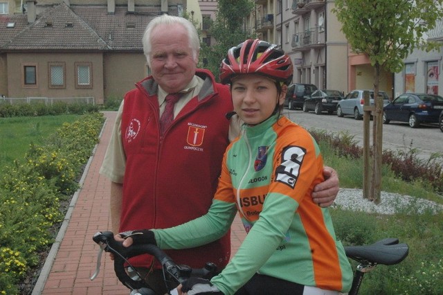 - W tym sezonie będzie jeszcze lepiej - obiecują kolarka Malwina Nieradka i jej trener z pasją Janusz Gładosz.