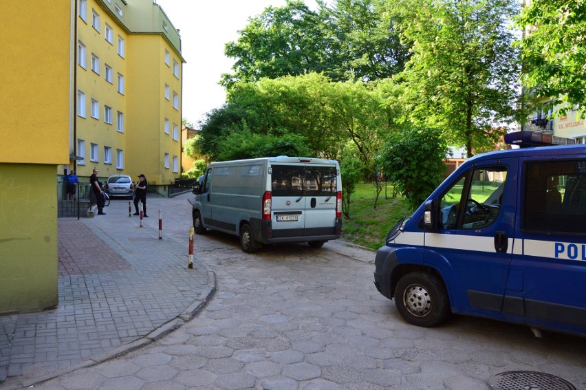 Samochód, którym sprawcy uciekli z miejsca zdarzenia, stał...