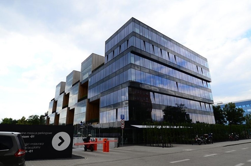 Biurowiec Pixel jest siedzibą Allegro.
