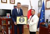 Mistrzostwa Świata Karate 2022 w Kielcach. Prezydent Światowej Organizacji Karate Kenji Midori na spotkaniu z prezydentem Bogdanem Wentą 